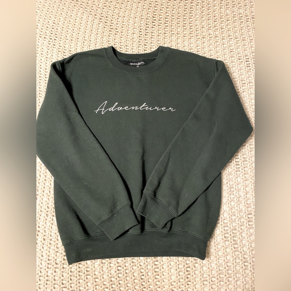 Green “adventurer” crewneck